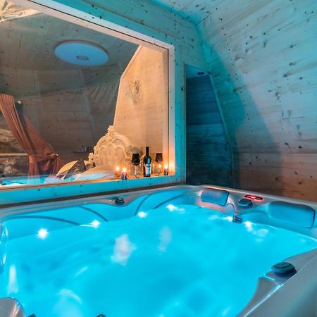 Отель Glamp Royal Бялы-Дунаец Экстерьер фото