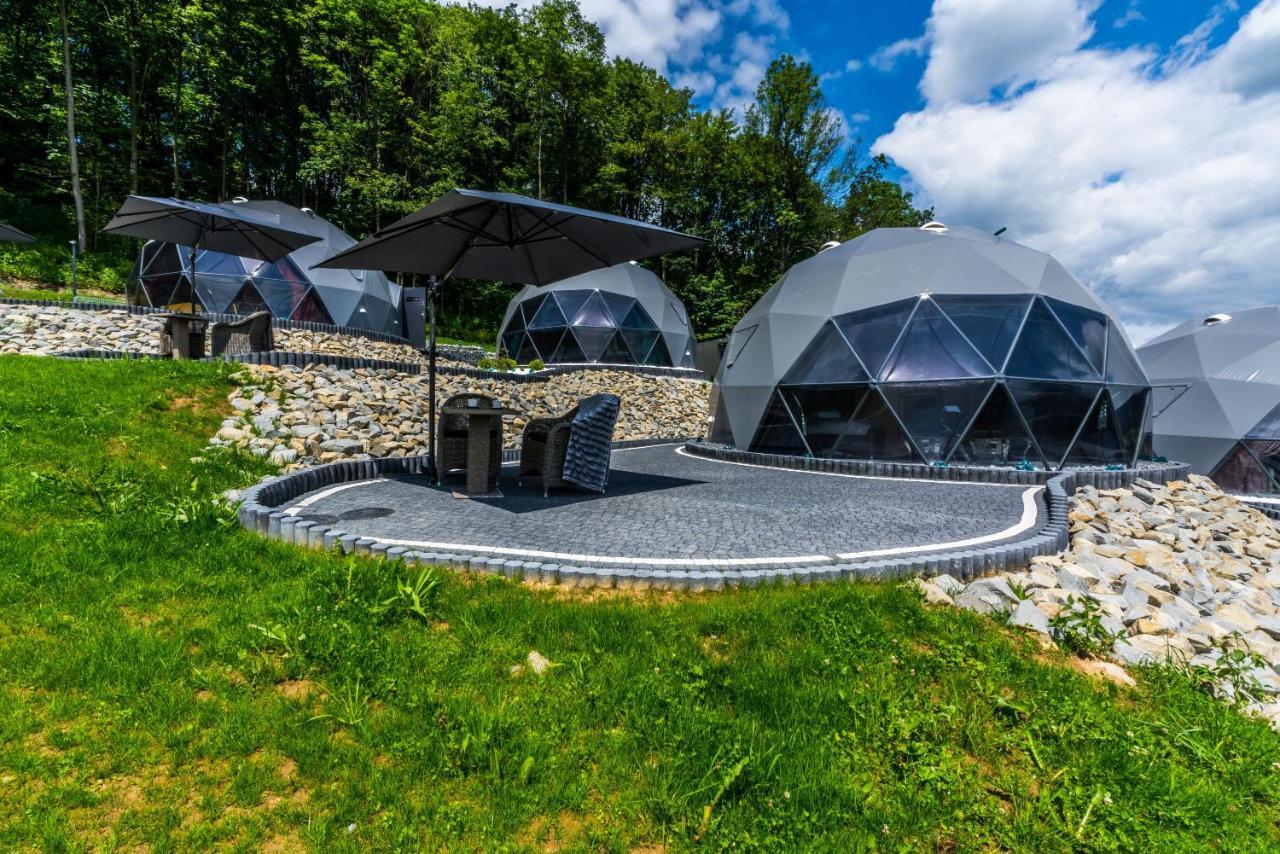 Отель Glamp Royal Бялы-Дунаец Экстерьер фото