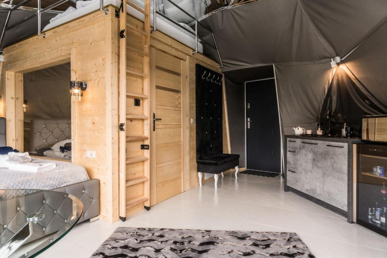 Отель Glamp Royal Бялы-Дунаец Экстерьер фото